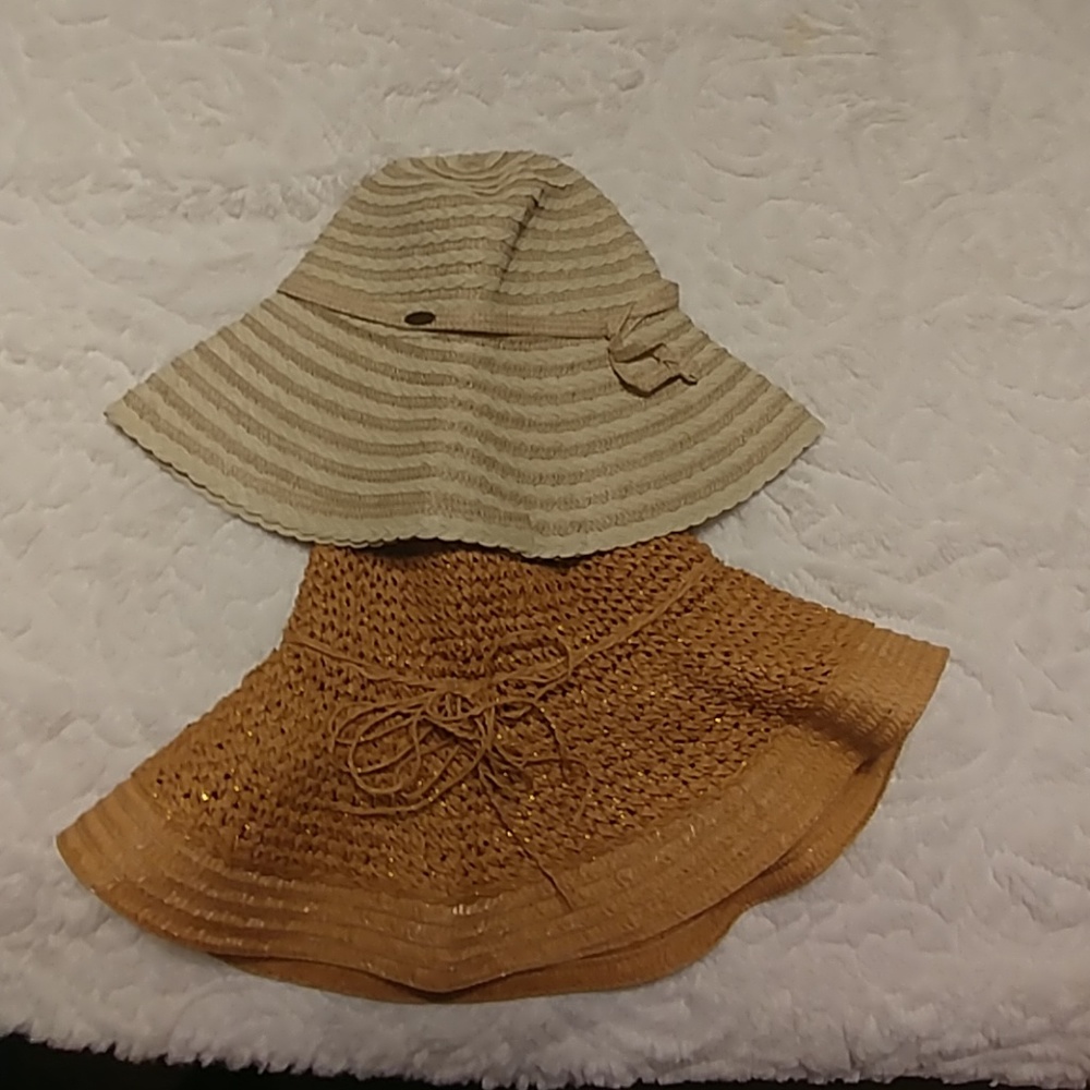 2 floppy hats